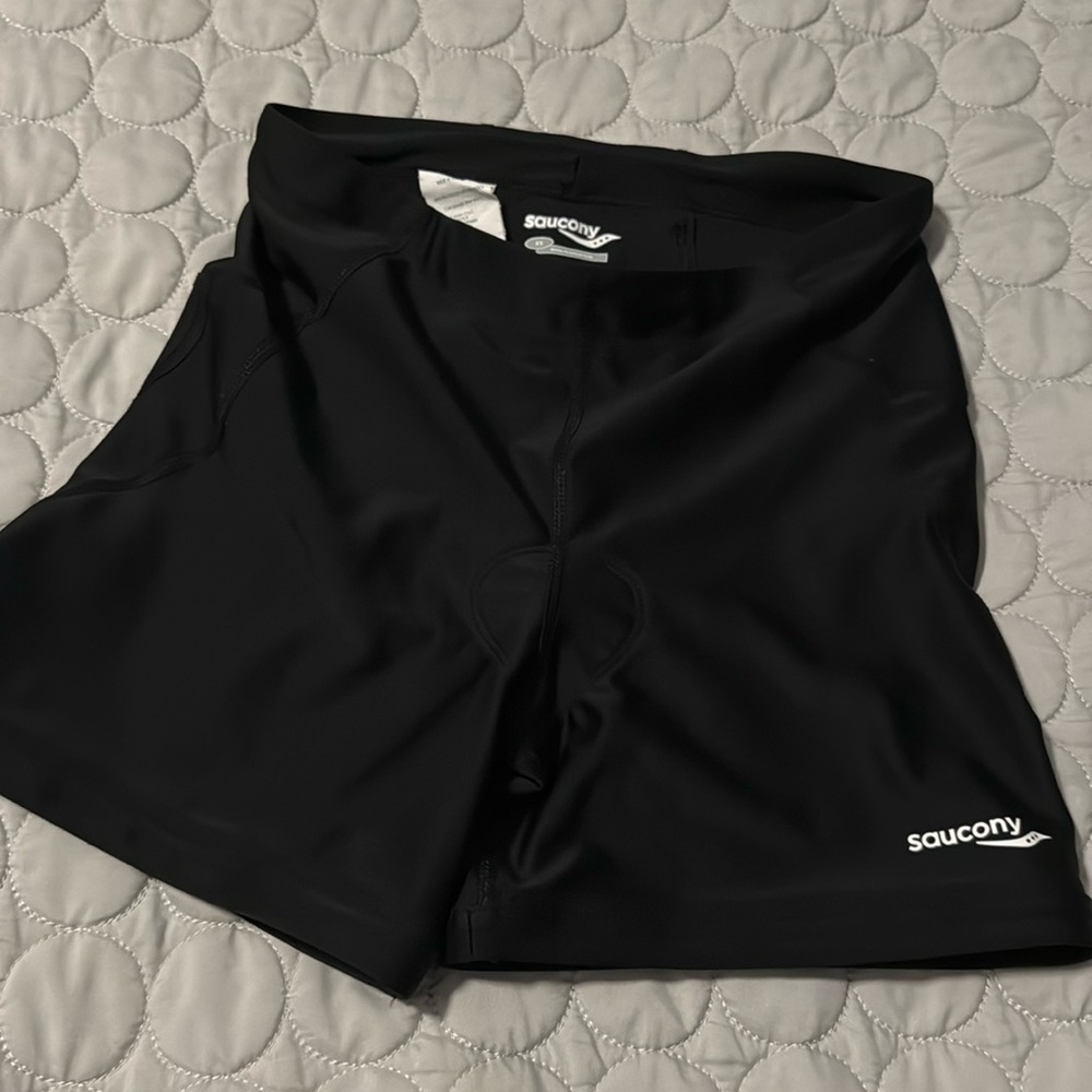Saucony biker shorts xs